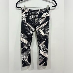 Lululemon size 4 Align High-Rise Crop